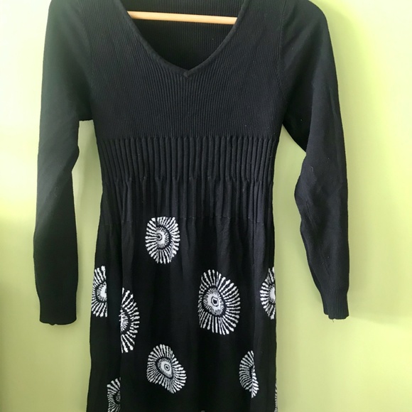 Black and White Pattern Sweater Minidress - Picture 5 of 5